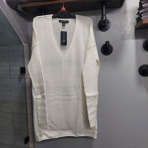 NWT  V-Neck Light Weight INC Sweater